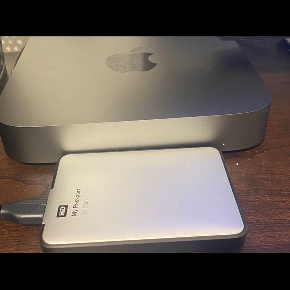 Mac 2018 Processor 3.6GHz Intel Core i3
Ram 8GB 2667 MHz DDR4
126GB SSD + 1TB HD - Picture 12 of 13